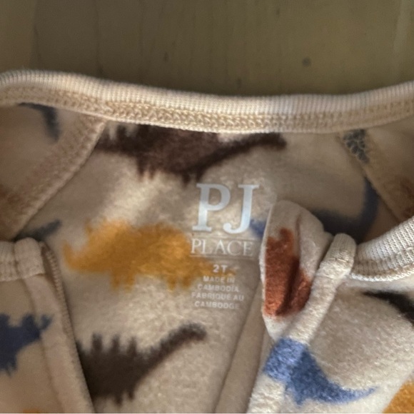 Children’s Place Dino Pattern Fleece PJs - Size 2T - Picture 3 of 3